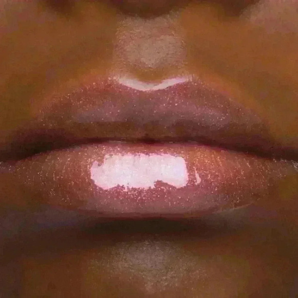 stila Beauty Boss Lip Gloss, Lip Plumper Lip Gloss- 1.5 ml - Picture 5 of 5